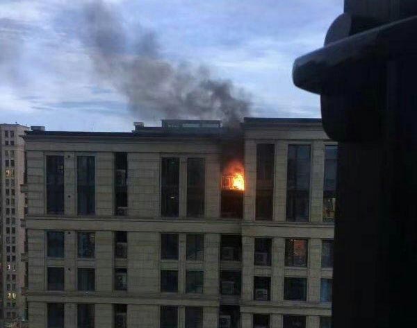 空調外機著火效果圖