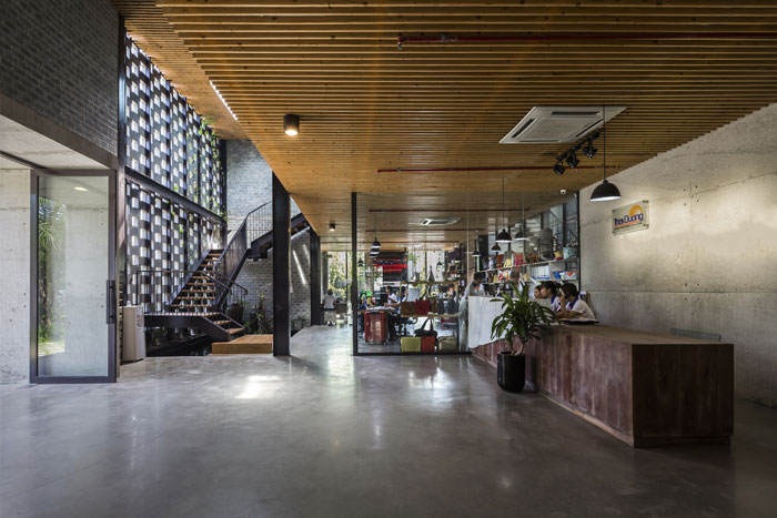 服裝廠房前臺裝修設(shè)計效果圖