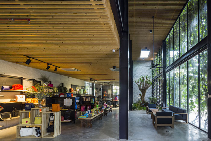 服裝廠房展示區(qū)裝修設(shè)計效果圖