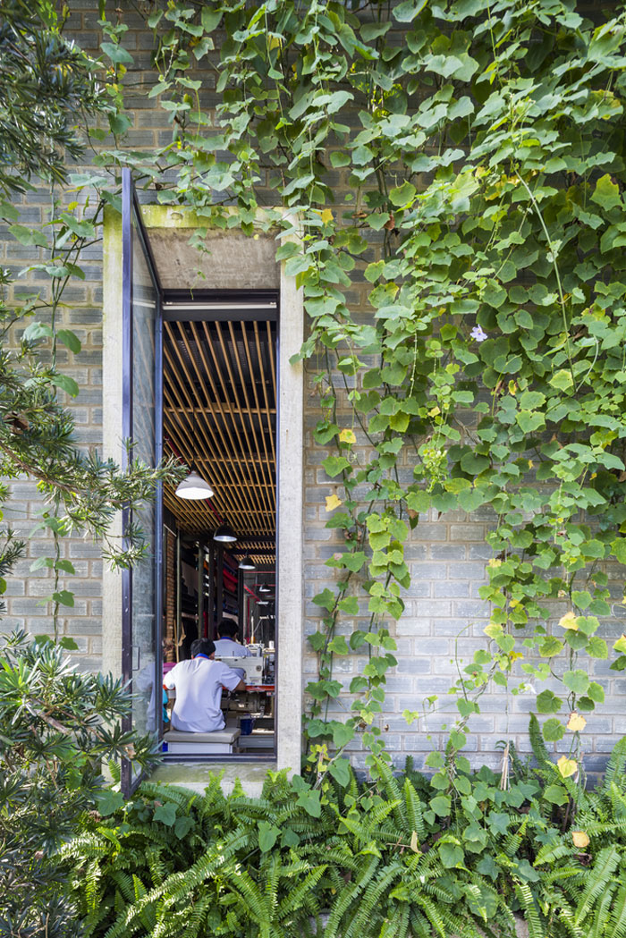 服裝廠房樣本區(qū)外部裝修設(shè)計效果圖