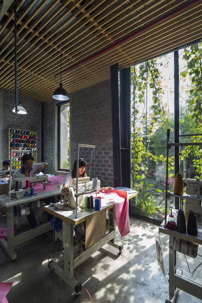 服裝廠房樣本區(qū)裝修設(shè)計效果圖