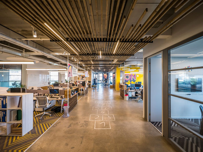 軟件開發(fā)公司辦公室辦公區(qū)裝修設(shè)計實景圖