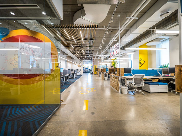 軟件開發(fā)公司辦公室辦公區(qū)裝修設(shè)計實景圖