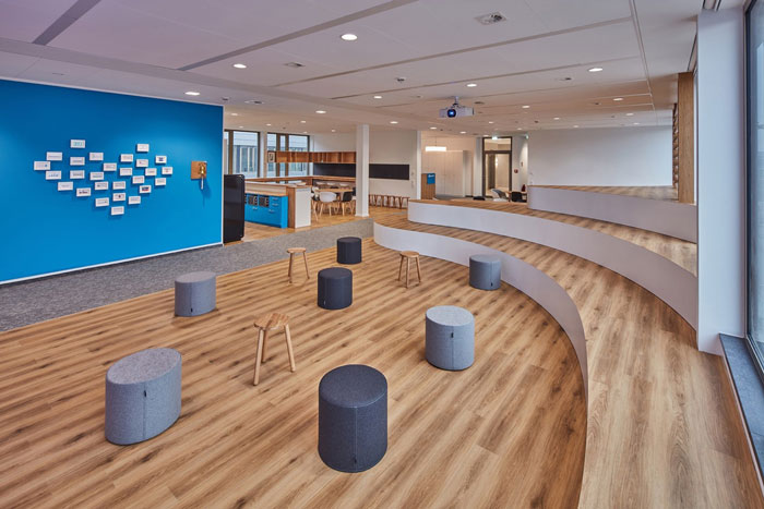 技術(shù)公司辦公室交流區(qū)裝修設(shè)計(jì)效果圖