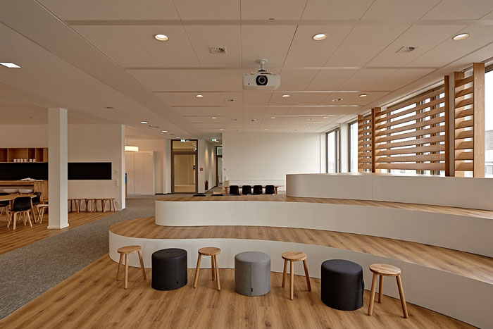 技術(shù)公司辦公室休息區(qū)裝修設(shè)計(jì)效果圖