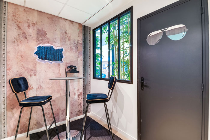 兩層550平方辦公室電話區(qū)裝修設計效果圖