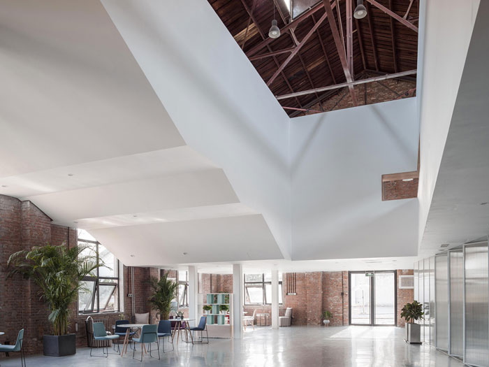 廠房改造辦公室進門區裝修設計效果圖